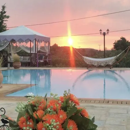Aisha With Private Tennis Court And Pool
