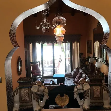 Villa Aisha With Private Tennis Court And Pool *